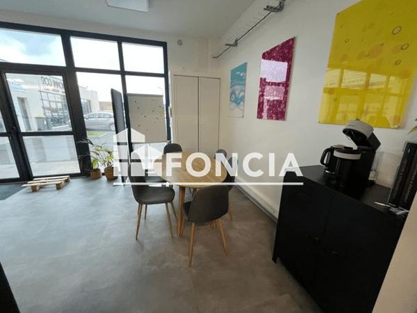 À vendre Local commercial 93 m² - Niort 79000