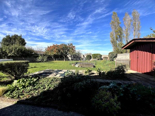 Charmante maison familiale avec dépendances sur 1 390 m² – Angles