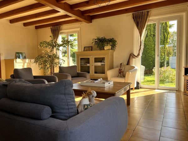 Charmante maison familiale avec dépendances sur 1 390 m² – Angles