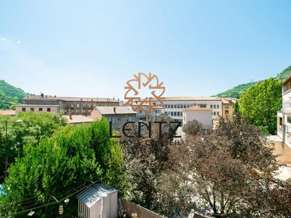 Appartement T2/T3 rénové avec balcon en centre-ville