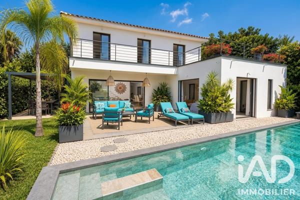 Maison à vendre 6 pièces 170 m² Sanary-sur-Mer
