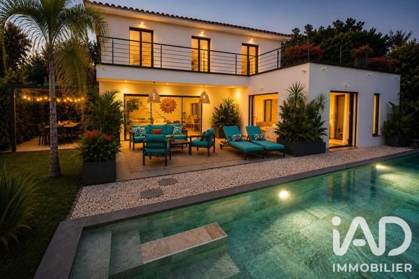 Maison à vendre 6 pièces 170 m² Sanary-sur-Mer