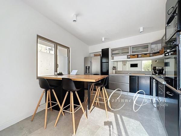 Maison de village rénovée 3 chambres, avec patio et remise