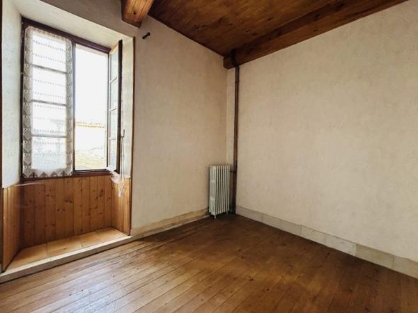 Maison centre bourg- 163 m² - Jardin de 713 m²