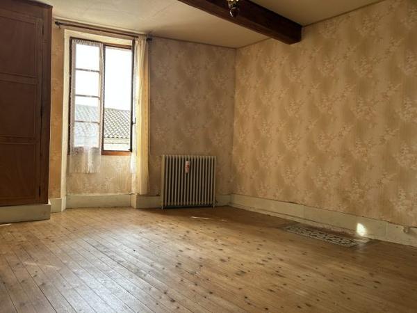 Maison centre bourg- 163 m² - Jardin de 713 m²