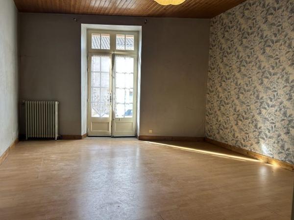 Maison centre bourg- 163 m² - Jardin de 713 m²