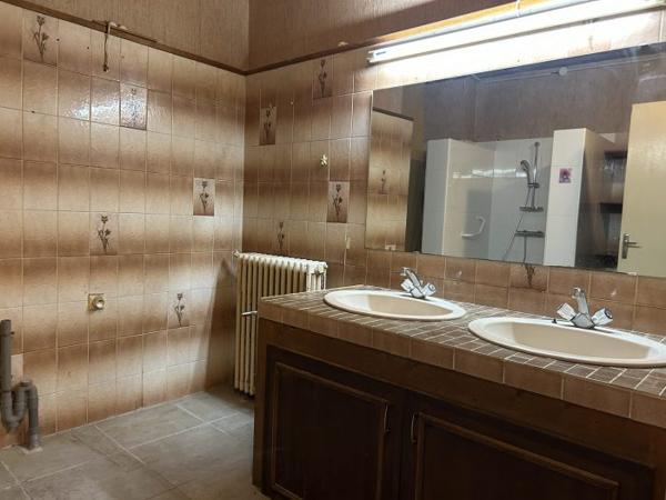 Maison centre bourg- 163 m² - Jardin de 713 m²