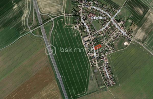 Terrain à bâtir de 1 320 m2 à Poisvilliers. 

Dans un environnement calme proche de la N154 direction Chartres (20min) et Dreux (24min). 
Venez découvrir ce beau terrain plat non viabilisé avec raccordement possible au tout à l'égout.  
Situé en bordure de rue, clôturer sur trois cotés et exposé Ouest, ce terrain est libre de tout constructeur (zone UB). 
À savoir : Une parcelle voisine de 930m2 peut être rattaché à la vente, moyennant complément.