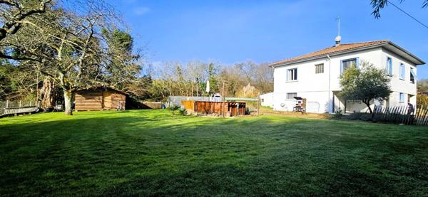 Maison familiale avec grand jardin et piscine à Mouleydier (24)