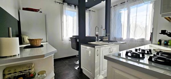 Maison familiale avec grand jardin et piscine à Mouleydier (24)