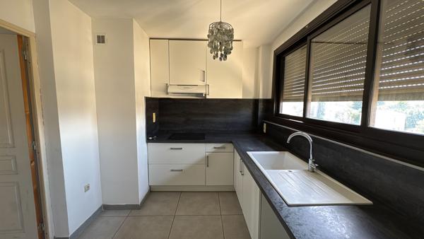 Appartement à louer sur Arles 74 m² 3 chambres dernier étage