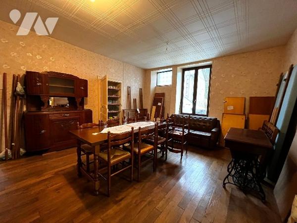 Ensemble immobilier à Nogent 52800 - 9 pièces - 6 chambres et 4000 m² de terrain