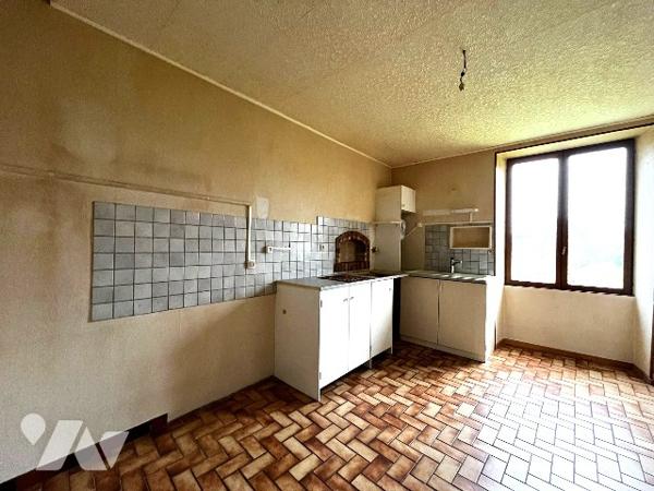 Ensemble immobilier à Nogent 52800 - 9 pièces - 6 chambres et 4000 m² de terrain