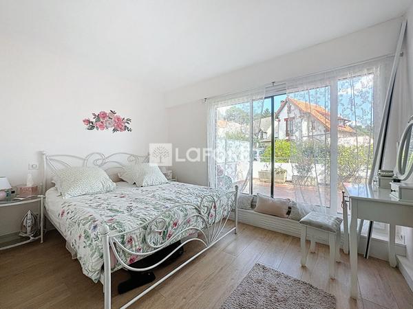 Location appartement Le Plessis-Robinson - 2 pièce(s) - 50 m² - 1 350 €/mois