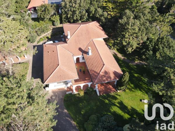 Maison traditionnelle 12 pièces de 290 m² à Soorts-Hossegor (40150)