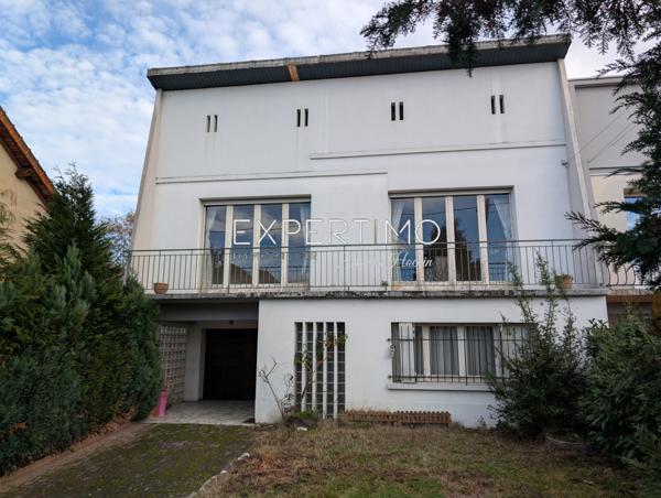 Montluçon (03100) ARCHITECTURE 60's : 168 m² AUX VOLUMES EXCEPTIONNELS – 97 000 € FAI