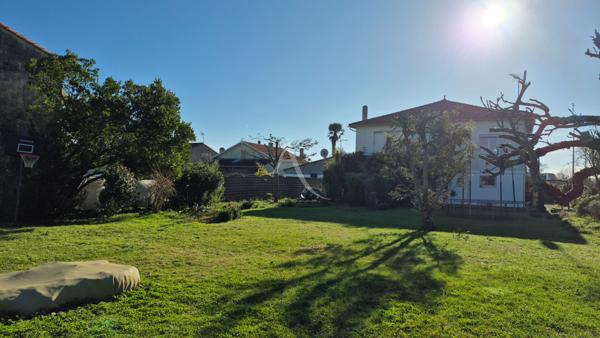 Maison Saujon 7 pièce(s) 170.49 m² proche de la gare.