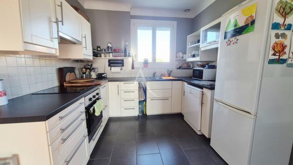 Maison Saujon 7 pièce(s) 170.49 m² proche de la gare.