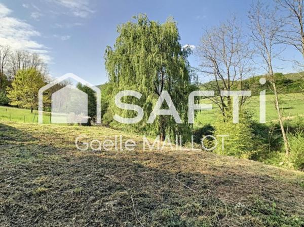 Villa 4 faces avec terrasse et jardin