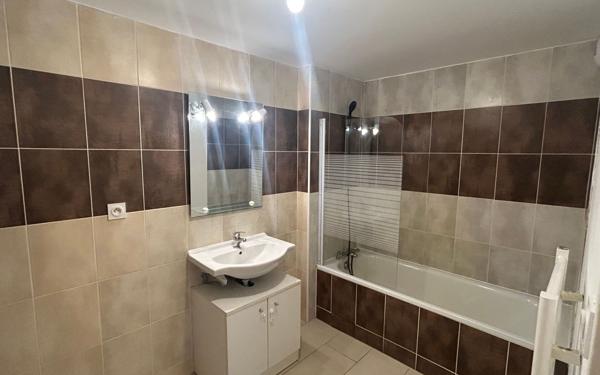 Appartement à louer    2 pièces •  Marsillargues