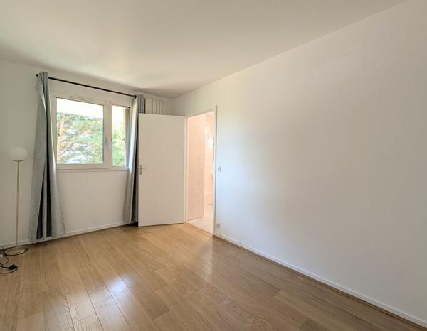 T3 lumineux - Grand Balcon & Vue Jardin - Asnières , Asnieres sur seine T3 lumineux - Grand Balcon & Vue Jardin - Asnières , Asnieres sur seine