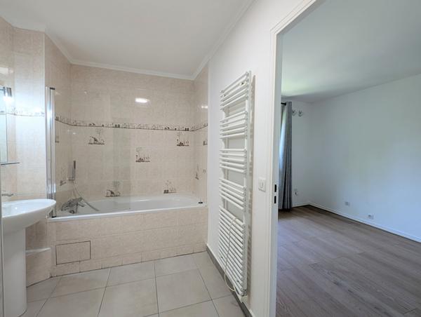 T3 lumineux - Grand Balcon & Vue Jardin - Asnières , Asnieres sur seine T3 lumineux - Grand Balcon & Vue Jardin - Asnières , Asnieres sur seine