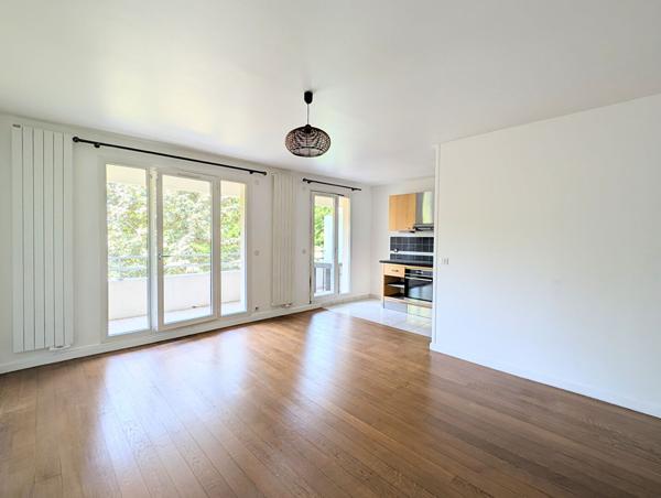 T3 lumineux - Grand Balcon & Vue Jardin - Asnières , Asnieres sur seine T3 lumineux - Grand Balcon & Vue Jardin - Asnières , Asnieres sur seine