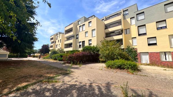 T4 lumineux avec balcon et parking ? Résidence sécurisée