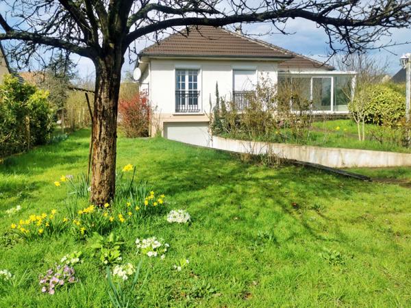 Saint-Rémy-lès-Chevreuse (78470) MAISON INDIVIDUELLE DE PLAIN-PIED avec sous-sol total sur 1000m² de terrain arboré