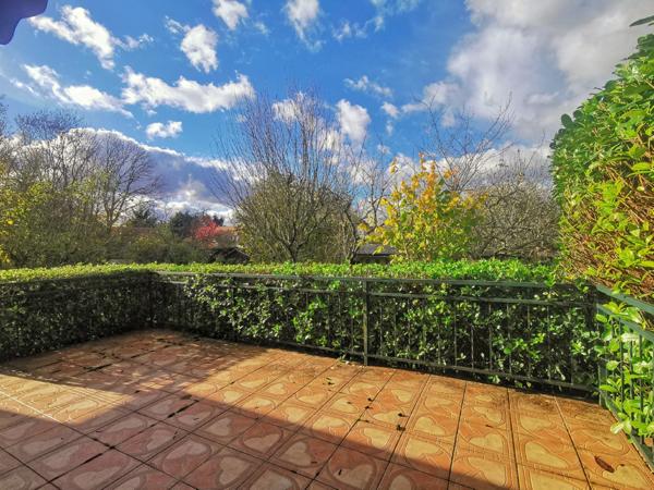 Saint-Rémy-lès-Chevreuse (78470) MAISON INDIVIDUELLE DE PLAIN-PIED avec sous-sol total sur 1000m² de terrain arboré