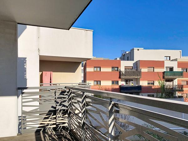 VILLEURBANNE GRAND CLEMENT - T3 DE 62 M² DANS RESIDENCE RECENTE AVEC BALCON ET GARAGE