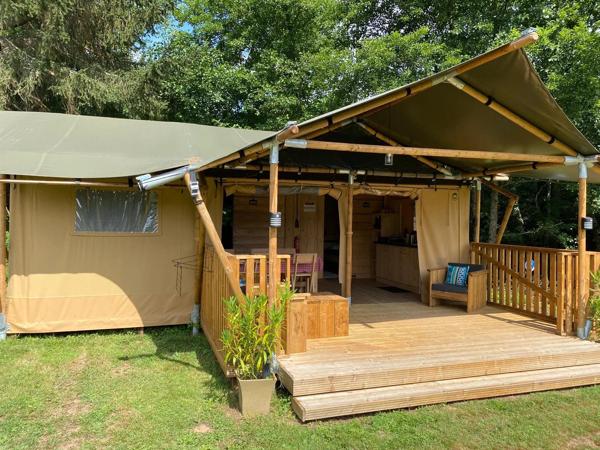 Moulin offrant une grande maison familiale avec potentiel pour gîte, camping ou restaurant