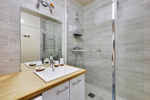 Paris (75019) Beau 3 pièces avec jardin d'hiver - Parc de la Villette