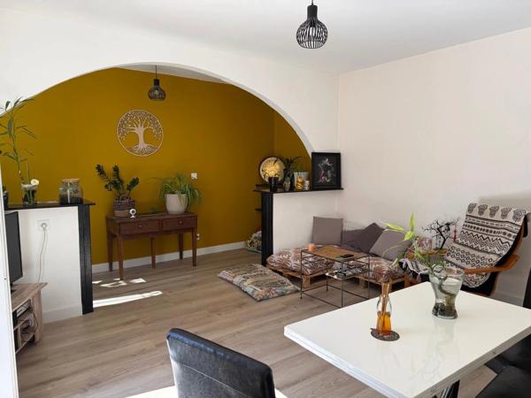 Vente                                                      Appartement
                        
                     4 pièces                      88 m2                     à Firmi