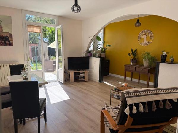 Vente                                                      Appartement
                        
                     4 pièces                      88 m2                     à Firmi