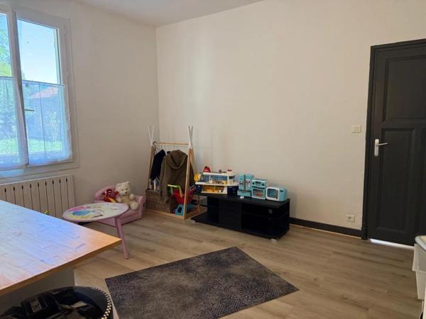 Vente                                                      Appartement
                        
                     4 pièces                      88 m2                     à Firmi