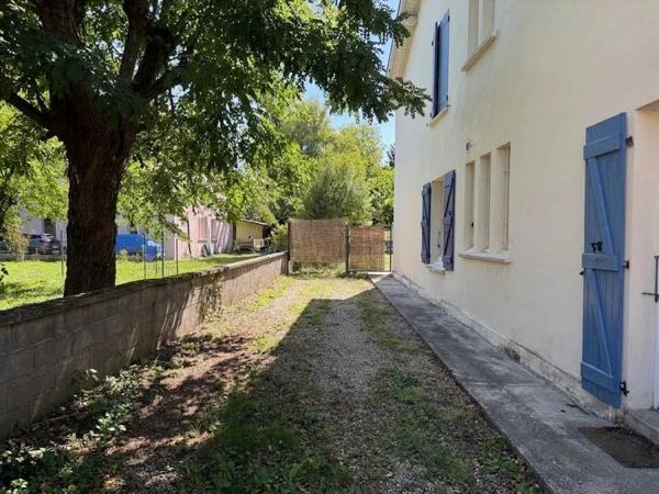 Vente                                                      Appartement
                        
                     4 pièces                      88 m2                     à Firmi