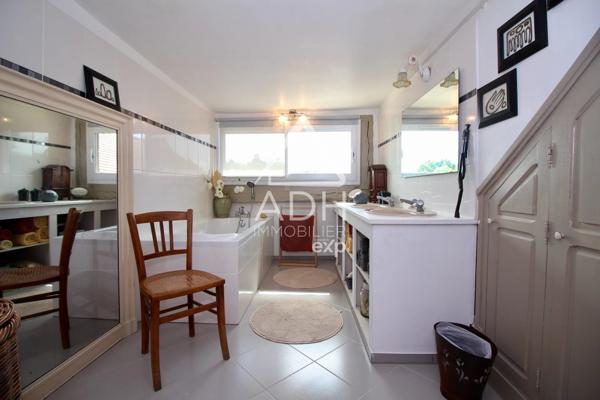 APPARTEMENT A VENDRE A NEAUPHLE LE CHATEAU - 4 pièces / 3 chambres 106m2