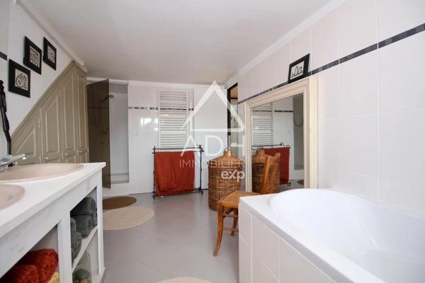 APPARTEMENT A VENDRE A NEAUPHLE LE CHATEAU - 4 pièces / 3 chambres 106m2