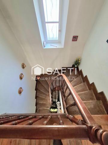 Maison de ville avec une terrasse + une cour intérieur