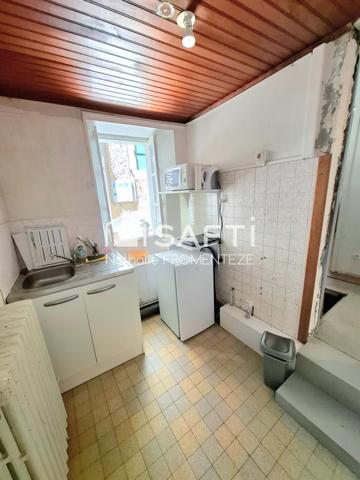 Maison de ville avec une terrasse + une cour intérieur