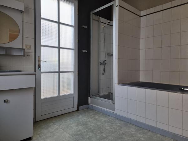 Appartement
                                                                                                                                                                                                                                                                                                                        2 pièce(s)                                                                                                                                                                                                          1 chambre(s)                                                                                                                                                                                                          64.6  m²