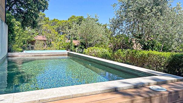 A vendre - Villeneuve Lès Avignon - Maison -piscine- vue mont ventoux- 5 chambres -terrain 1000 m²