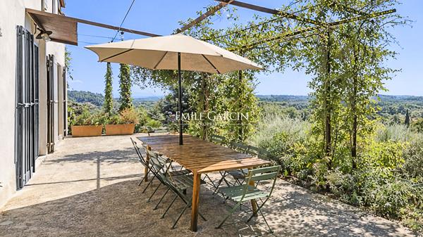 A vendre - Villeneuve Lès Avignon - Maison -piscine- vue mont ventoux- 5 chambres -terrain 1000 m²