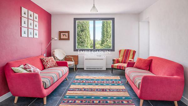 A vendre - Villeneuve Lès Avignon - Maison -piscine- vue mont ventoux- 5 chambres -terrain 1000 m²