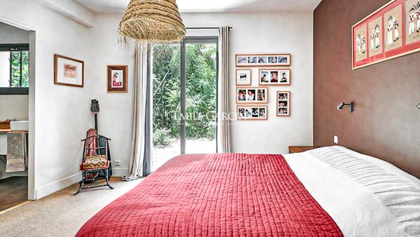 A vendre - Villeneuve Lès Avignon - Maison -piscine- vue mont ventoux- 5 chambres -terrain 1000 m²