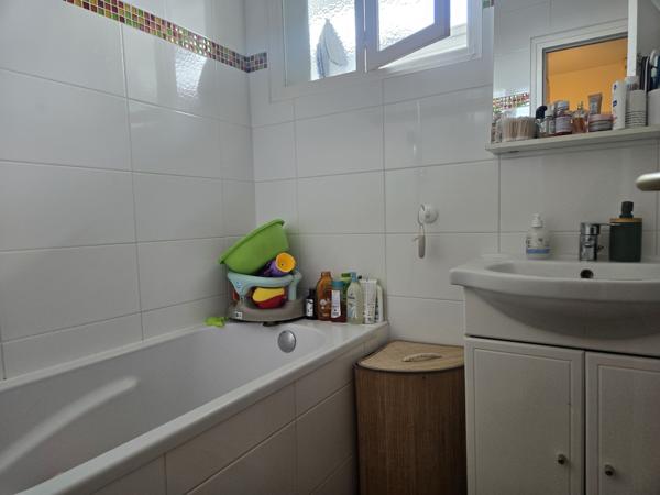 Appartement
                                                                                                                                                                                                                                                                                                                        4 pièce(s)                                                                                                                                                                                                          3 chambre(s)                                                                                                                                                                                                          67.91  m²