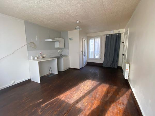 À LOUER - LOCAL - BALLANCOURT