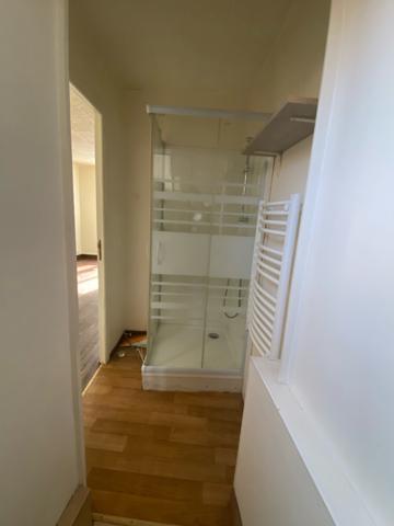 À LOUER - LOCAL - BALLANCOURT