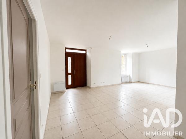 Location appartement 3 pièces 79 m² La Roche-Jaudy